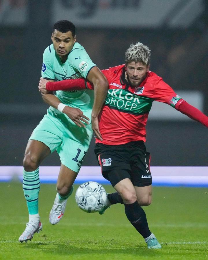 他既能胜任 他既能胜任